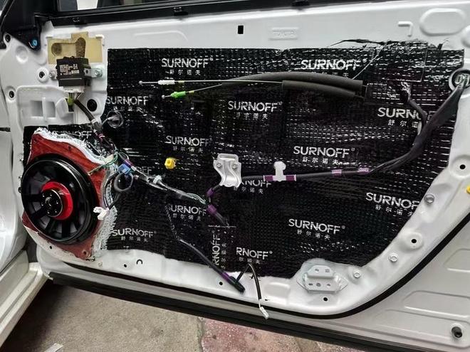 薄低音效果提升汽车音响体验爱威awave专注车载超(图1)